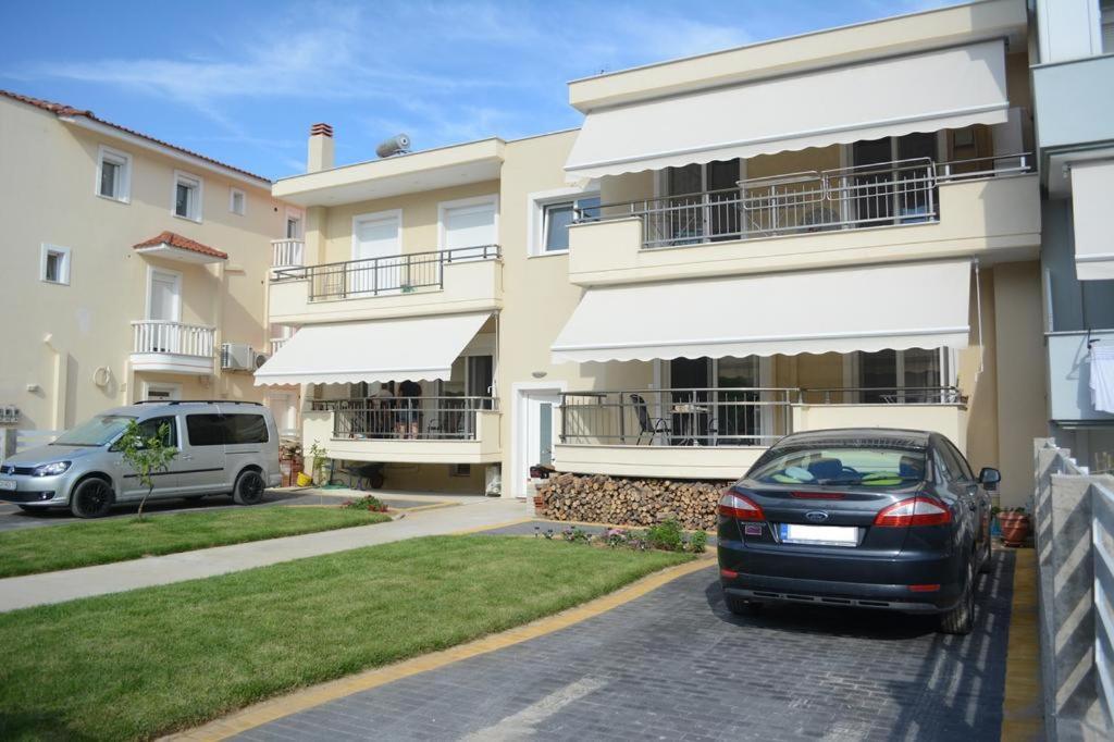 Myrsini'S Apartment Nea Peramos  Exterior photo